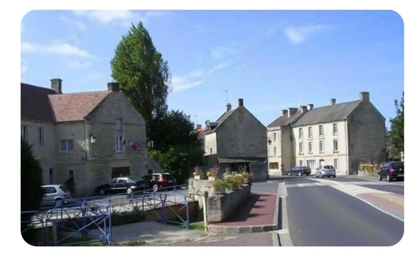 Logement Cosy Parking Prive Situe Au Coeur Du Village Reviers Bagian luar foto
